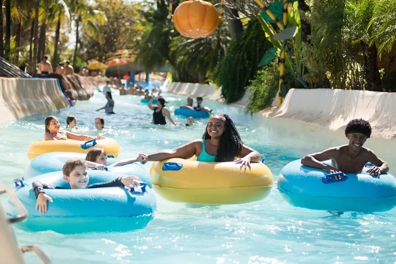 Thermas dos Laranjais — piscinas termais e atrativos aquáticos